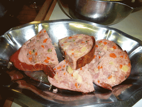 Estomac de porc farci