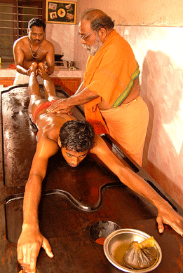 Massage ayurvédique du Kalaripayat